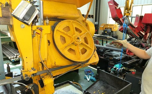 如何解决进贤卧式金属带锯床切削时出现的断带现象？